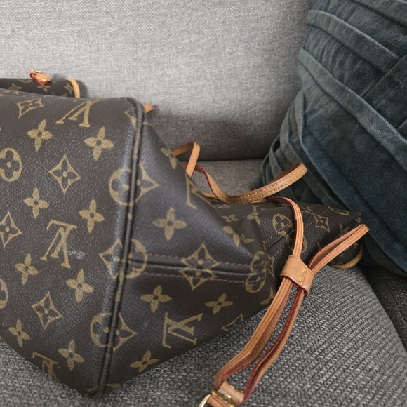 Authentic Louis Vuitton Monogram Neverfull tote - Picture 13 of 16